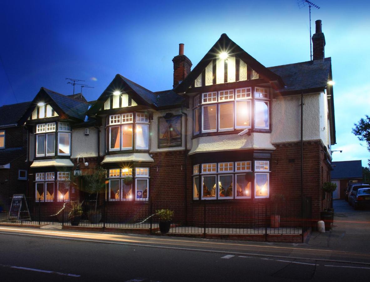 The Oyster Smack Hotel Burnham-on-Crouch Ngoại thất bức ảnh